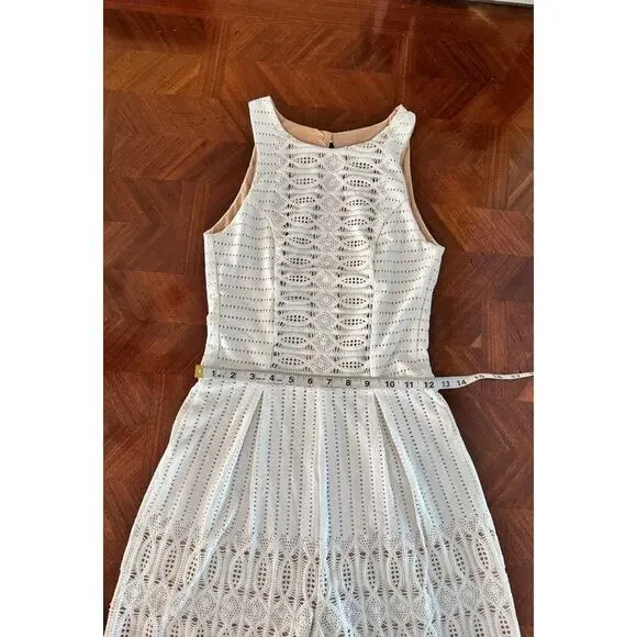 Elegant and rare Nightcap by Carisa Rene skort dress in white crochet lace - Picture 13 of 16